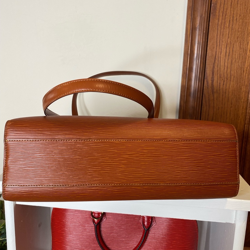 Used - Picture 6 of 11